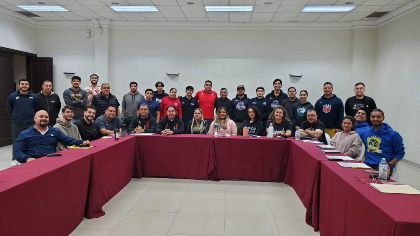 CELEBRAN SEMINARIO PRESENCIAL DE VOLIBOL DE SALA “JUGADOR ARMADOR” 